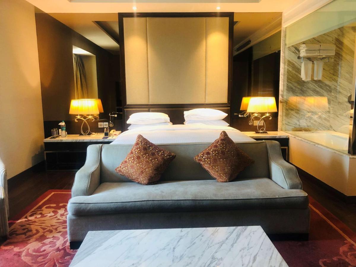 Hotel Radisson Blu Jaipur